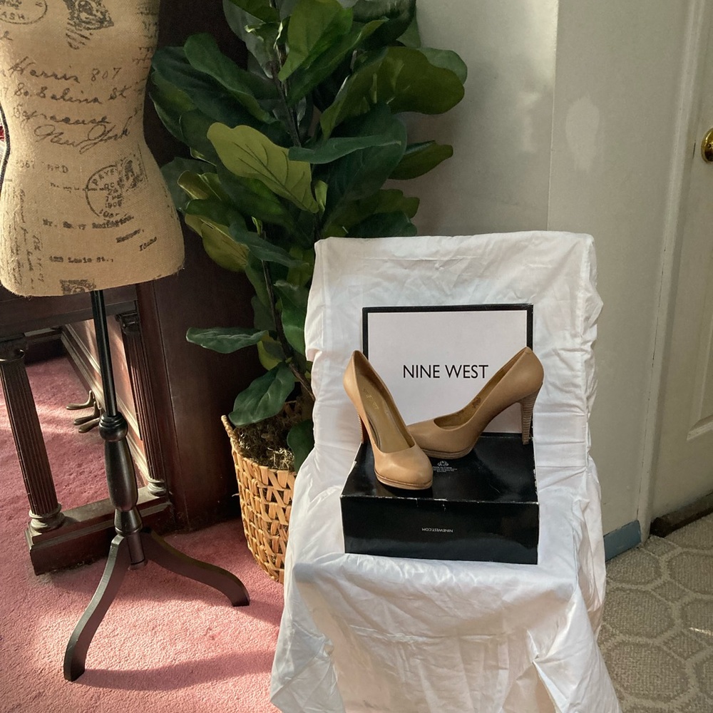Nine West Nude Pump 7.5M